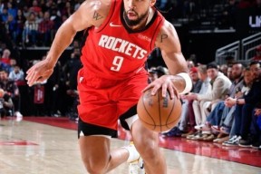 南宫体育-包含蒂姆新星回归赛场表现惊艳，独行侠未来可期！的词条