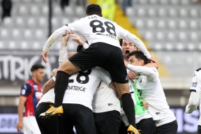 南宫体育- 德罗巴在德国队比赛中绝杀,逆转引发热议的球员 