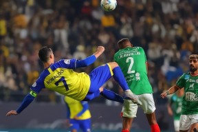 南宫体育-C罗关键节点势不可挡，曼联带队取胜！的简单介绍