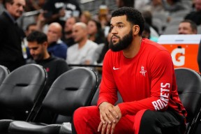 南宫体育-NBA常规赛今晨走向成谜；皇家社会再遭质疑；气氛紧张；控场能力受关注(赵宥乔陈知远现场版)